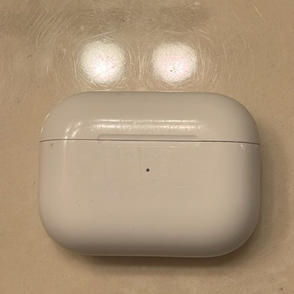 AirPods Pro 2 gen - Picture 3 of 3